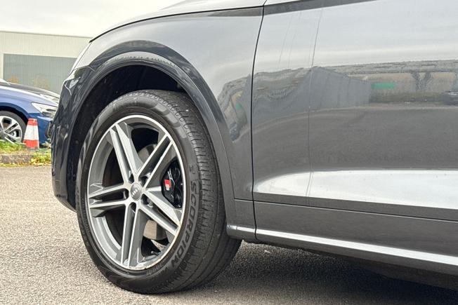 AUDI SQ5 Photo 24
