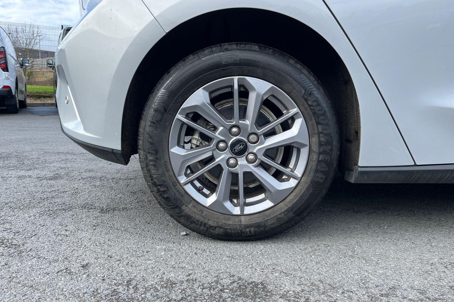 Ford FOCUS Photo 7