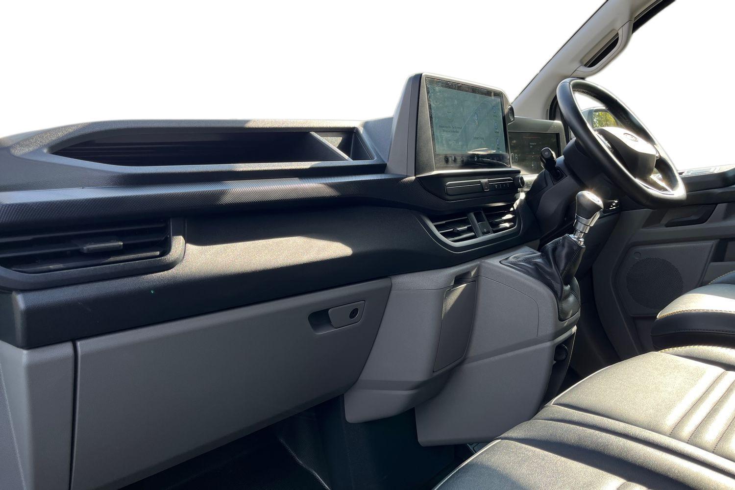 Ford TRANSIT CUSTOM Photo 2