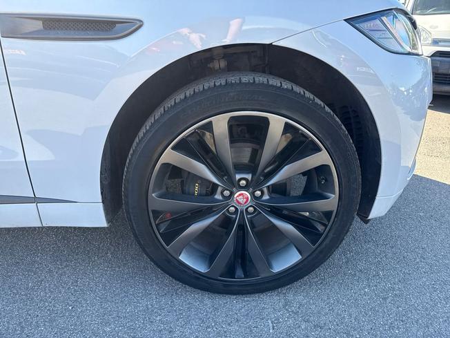 JAGUAR F-Pace Photo 25