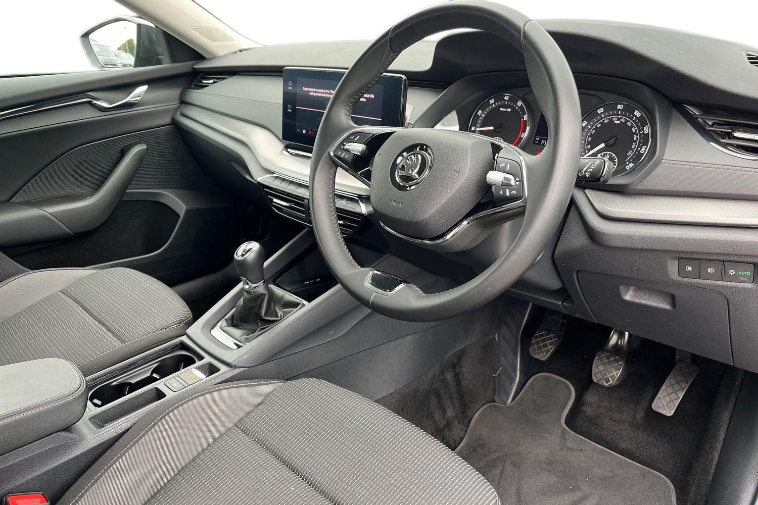 Skoda OCTAVIA Photo 8