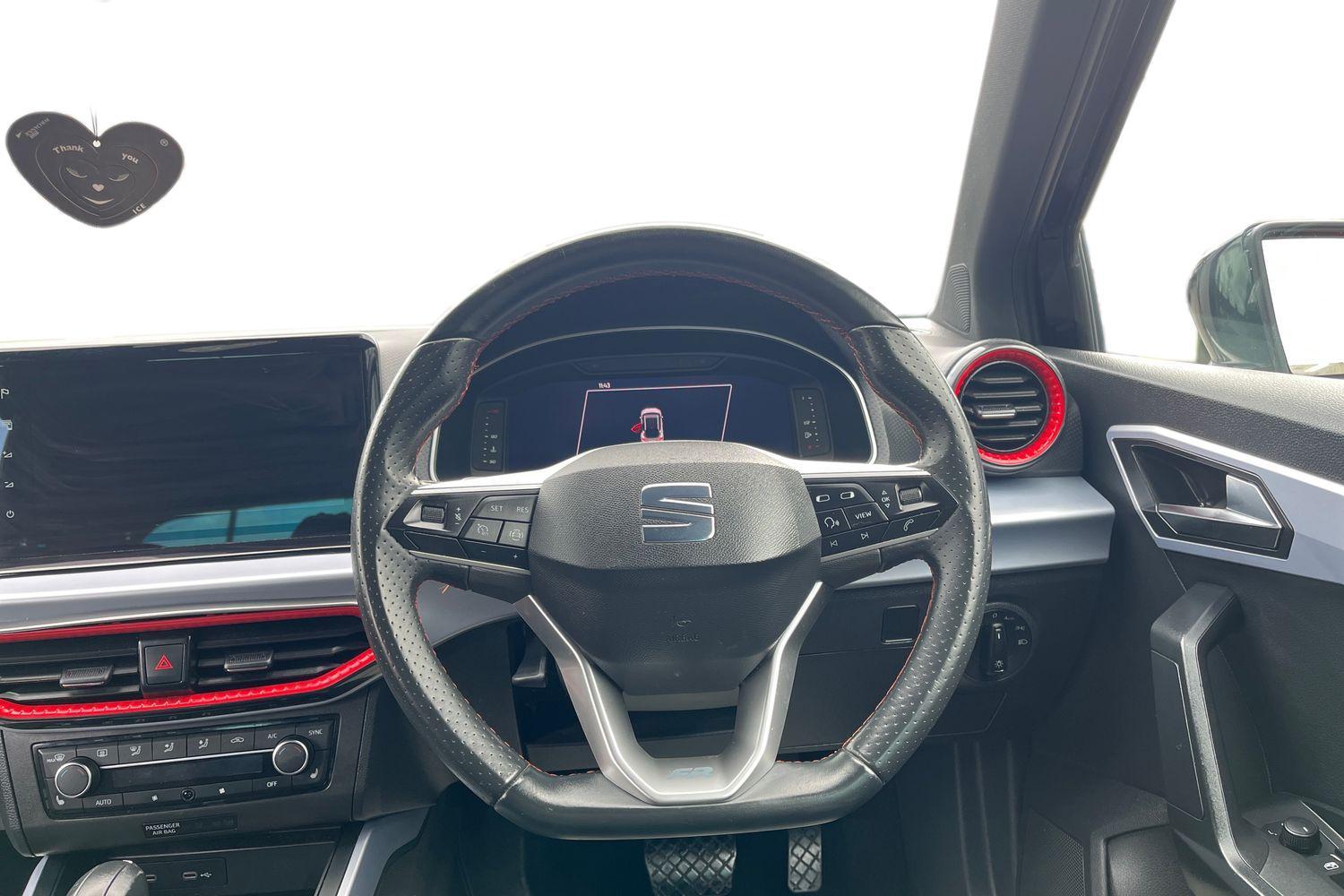 SEAT ARONA Photo 10