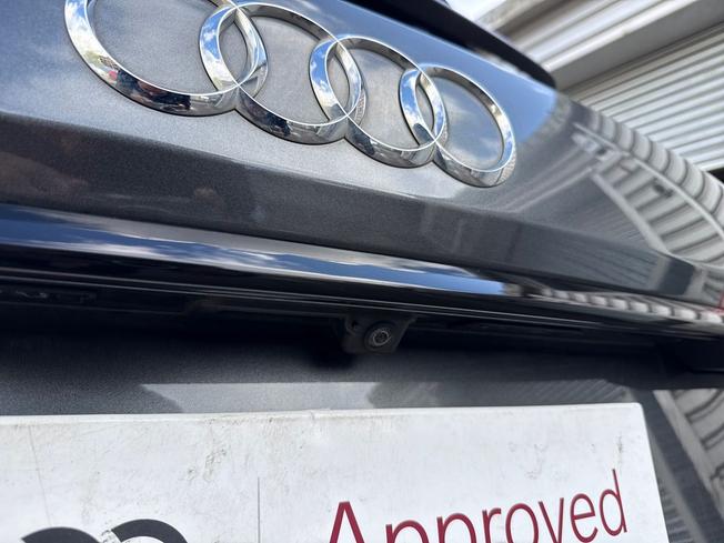 AUDI Q7 Photo 25