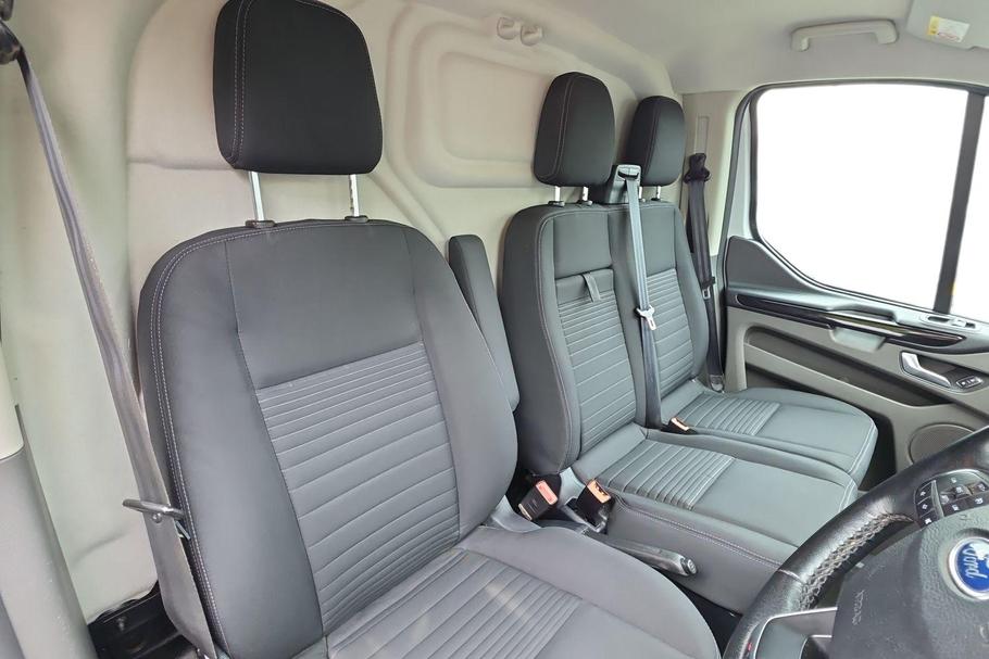 Used Ford TRANSIT CUSTOM YR21SKO 11