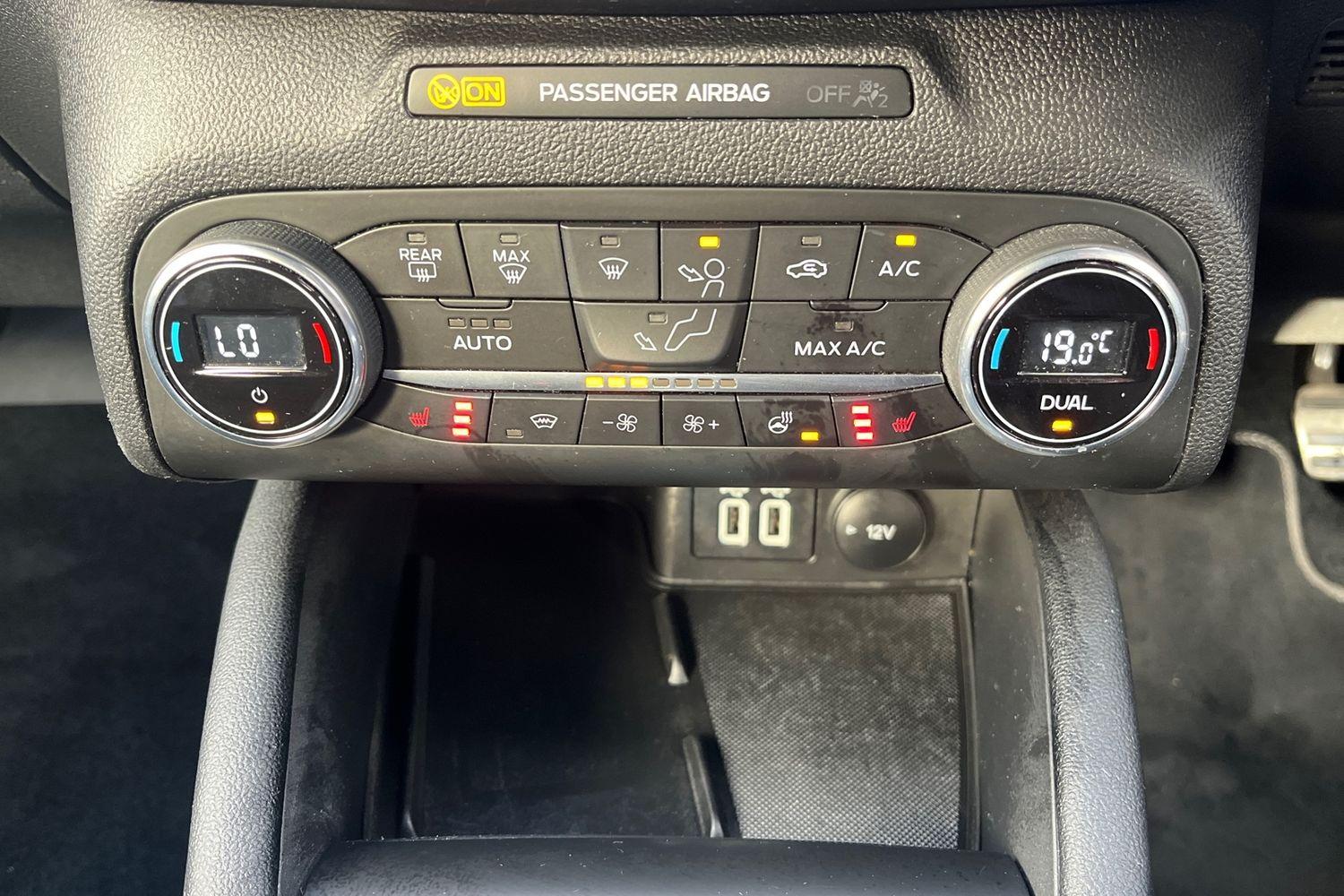 Ford FOCUS Photo 23
