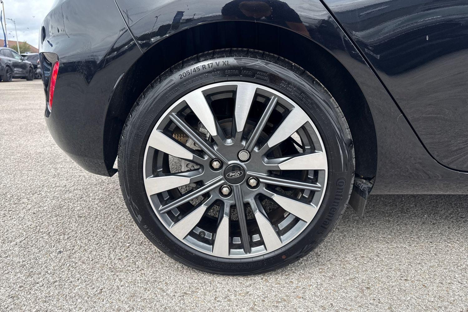 Ford FIESTA Photo 7