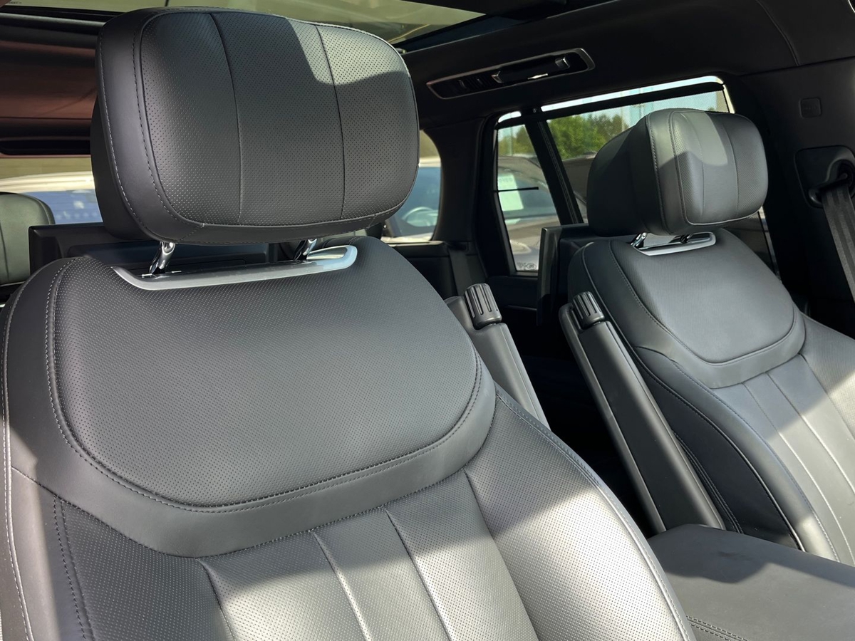 Land Rover Range Rover Photo autoimg-4f94cad4c96b1a62a25519de82334b96ca504fc6.jpg