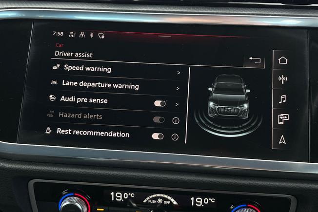 AUDI Q3 Photo 23