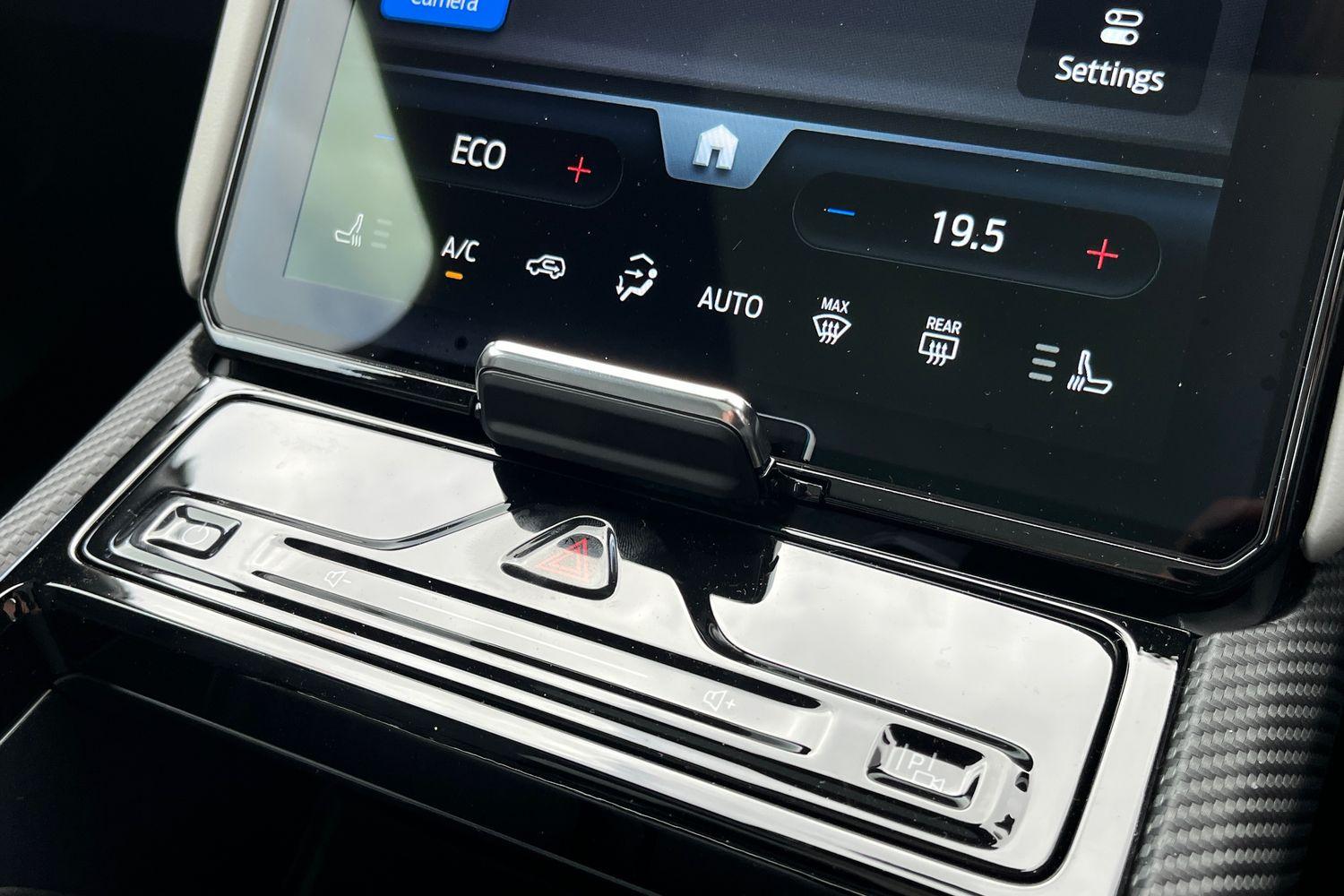 Ford EXPLORER Photo 36