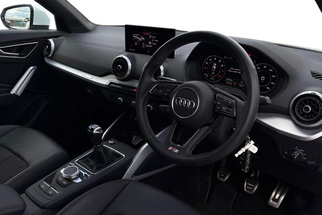 AUDI Q2 Photo 6