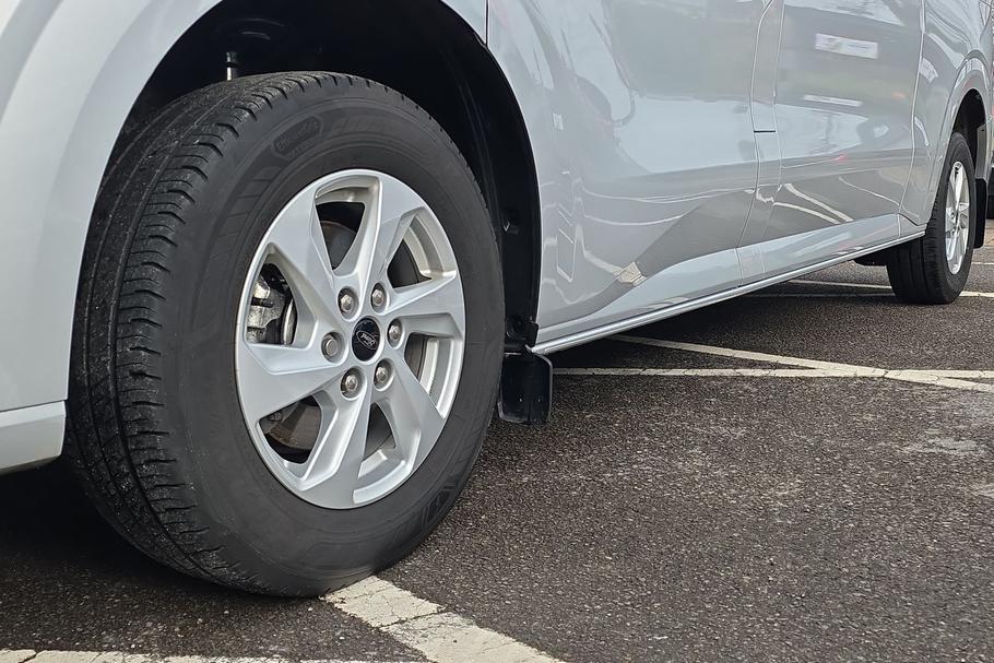 Used Ford TRANSIT CUSTOM YP75JHF 19