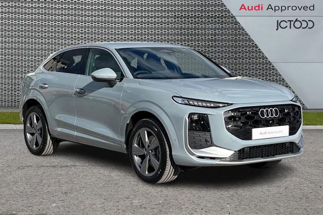 AUDI Q3 Photo 1