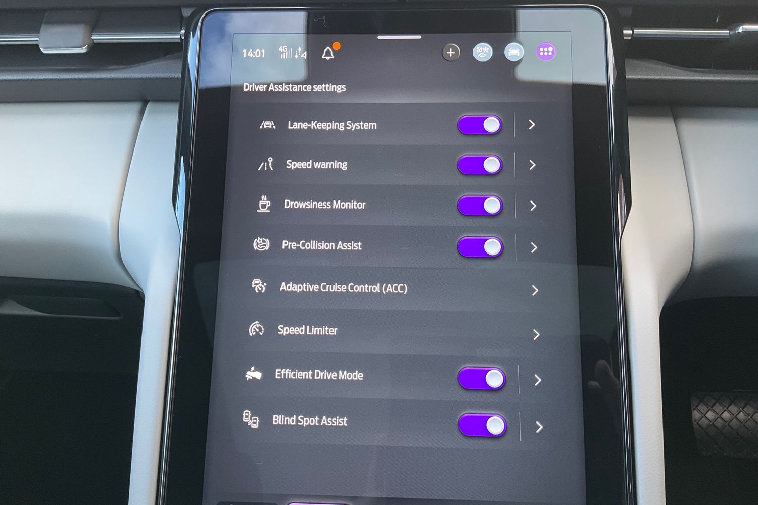 Ford Explorer Photo 26