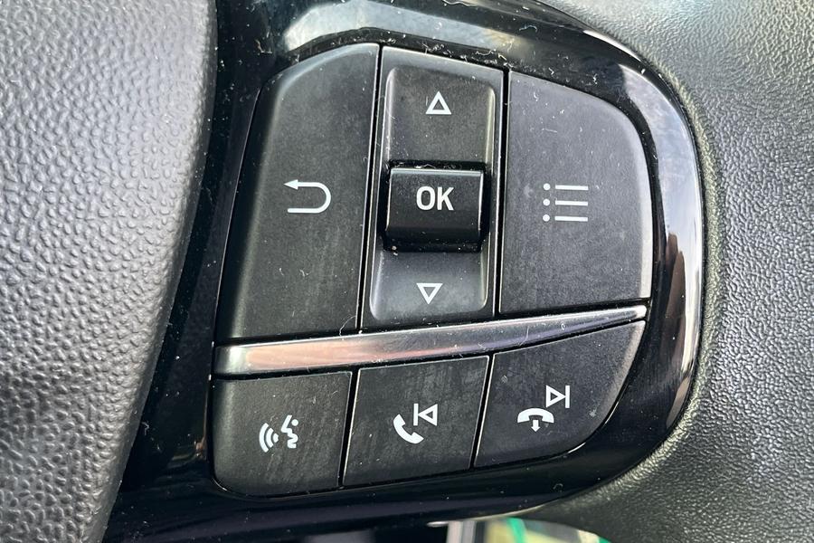 Ford FIESTA Photo autoimg-4fa9f80a6e1e7f96604e6ce2dfe21e2a96dacbd0.jpg