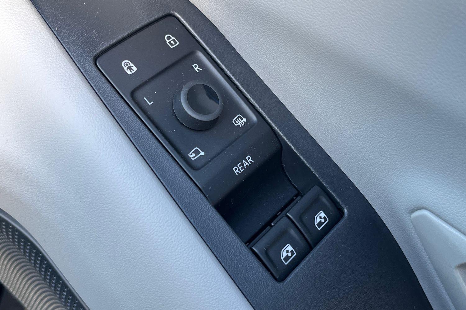 Ford Explorer Photo 15