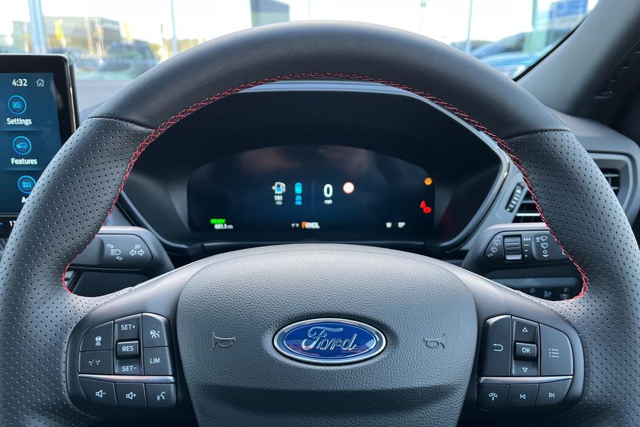 Ford KUGA Photo autoimg-4fae8d95eb225d3e18704714d7f886f830d5c5ec.jpg
