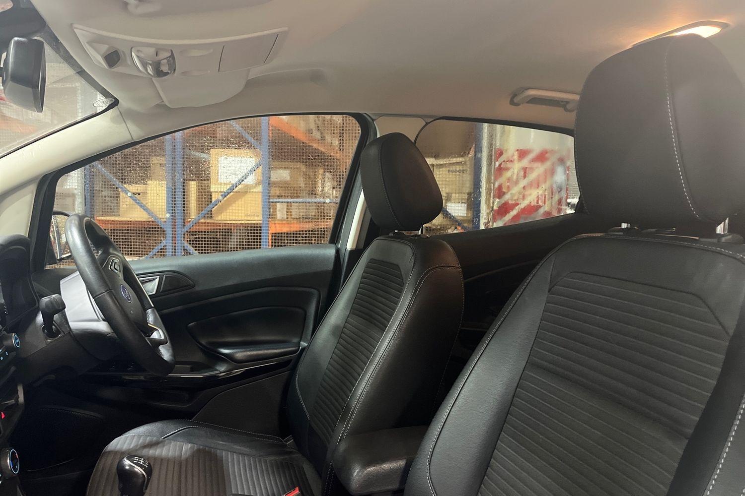 Ford ECOSPORT Photo 18