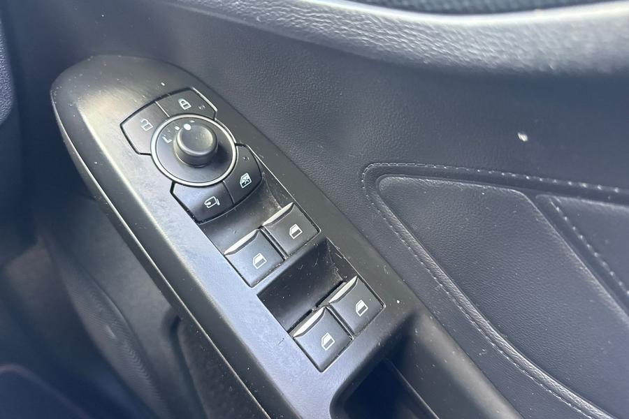Ford FOCUS Photo autoimg-4fb025b7ae2dd6c31860d90c5f9d04b836966001.jpg