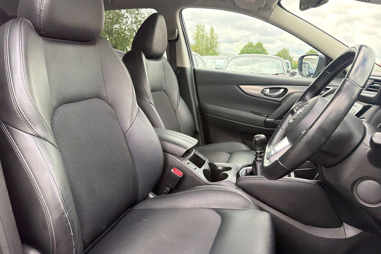 Nissan QASHQAI Photo 16