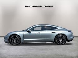 PORSCHE Taycan Photo 4