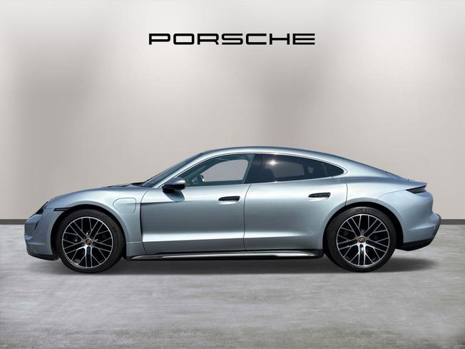 PORSCHE Taycan Photo 4