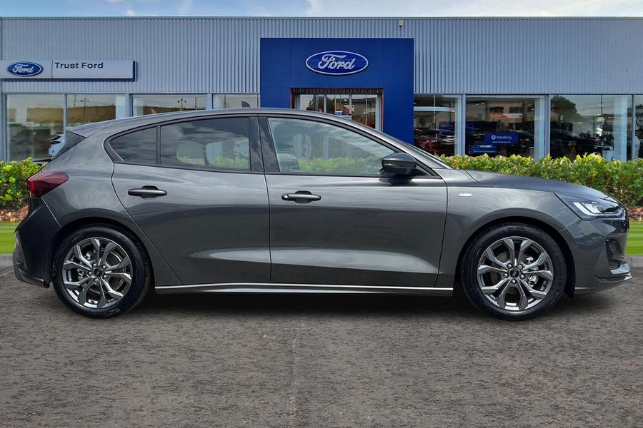 Ford FOCUS Photo autoimg-4fb18895d51885cf61d6b1c364d8401a73889271.jpg