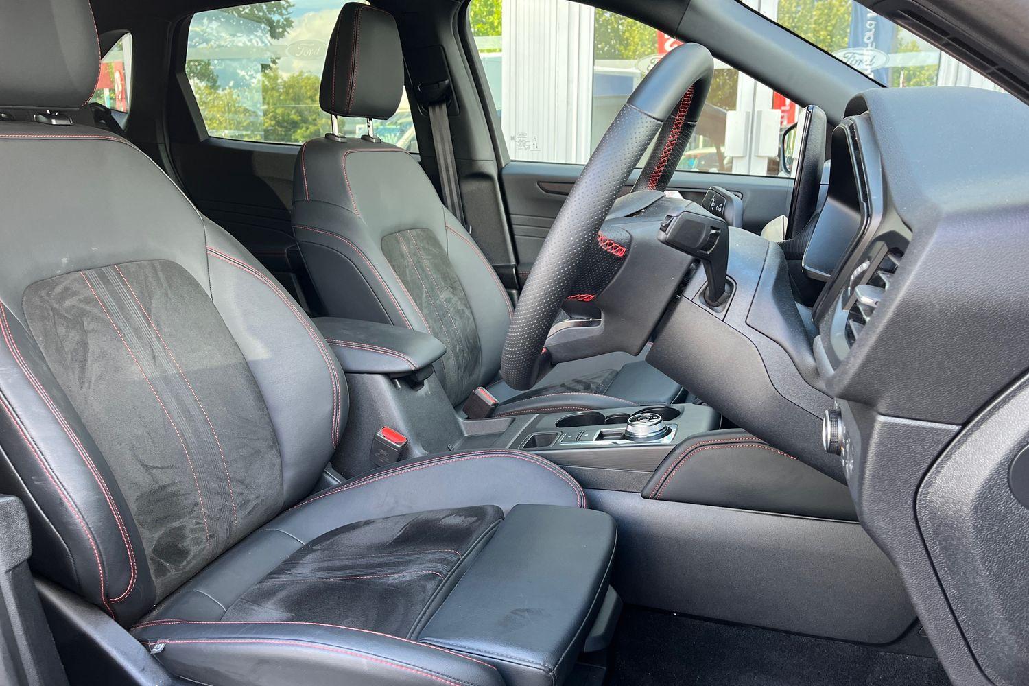 Ford KUGA Photo 16