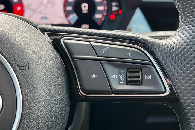 AUDI S3 Photo 17