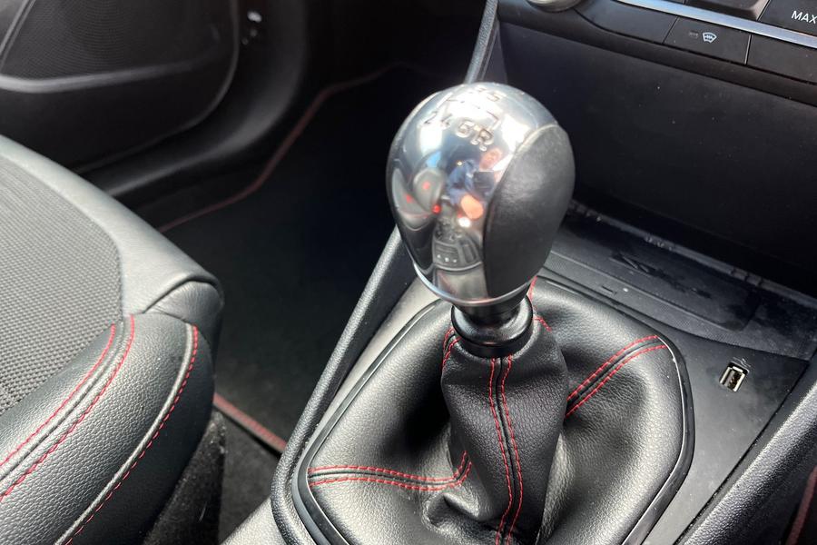 Ford FIESTA Photo autoimg-4fb7a81288459f04745d7da363b742772b98466d.jpg
