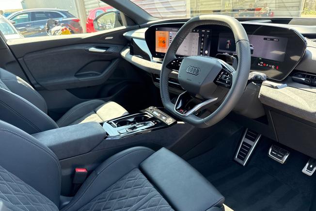 AUDI Q6 E-Tron Photo 27