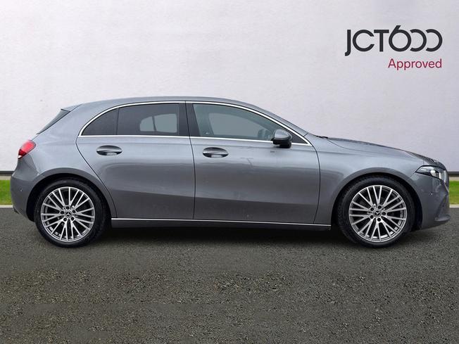 MERCEDES-BENZ A Class Photo 4