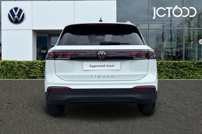 VOLKSWAGEN Tiguan Photo 7