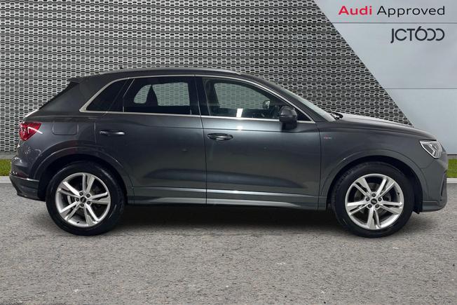 AUDI Q3 Photo 4