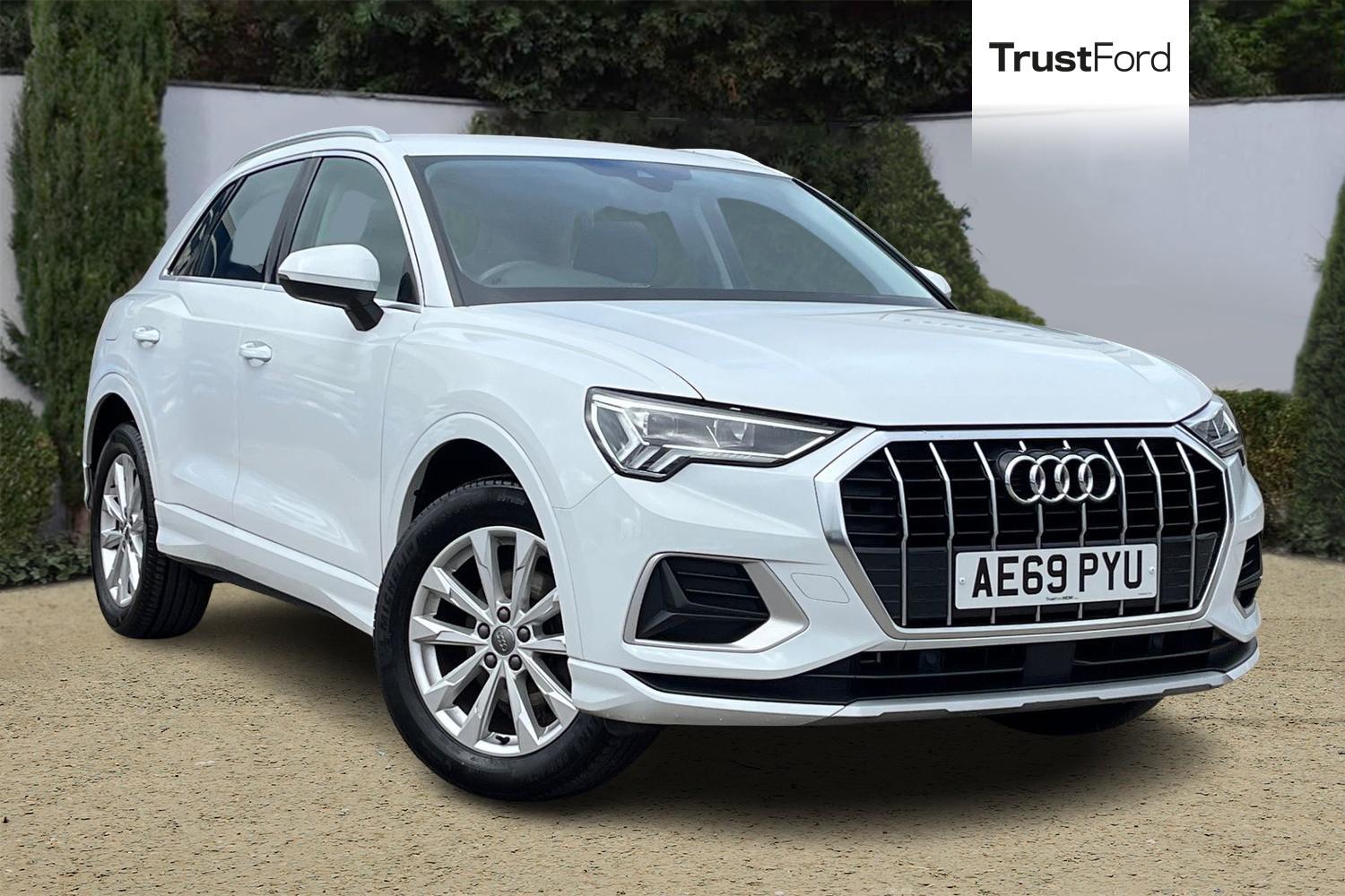 Audi Q3 Photo 0