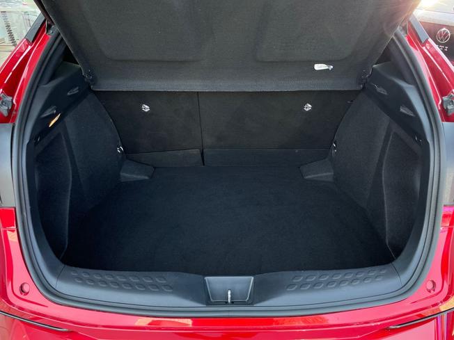 TOYOTA C-Hr Photo 12