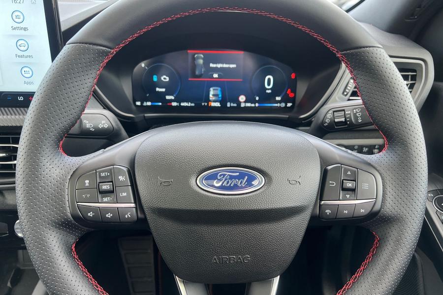 Ford Kuga Photo autoimg-4fcf784f703be706709c7d8f5831fa385ccd4343.jpg