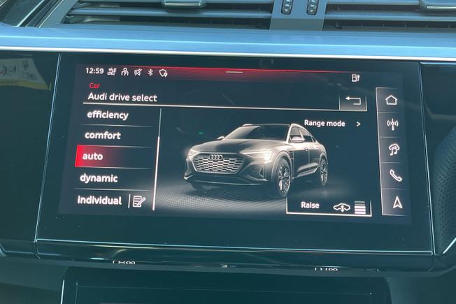 AUDI Q8 E-Tron Photo 23