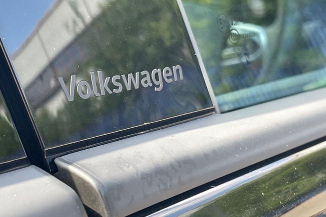 VOLKSWAGEN Golf Photo 23