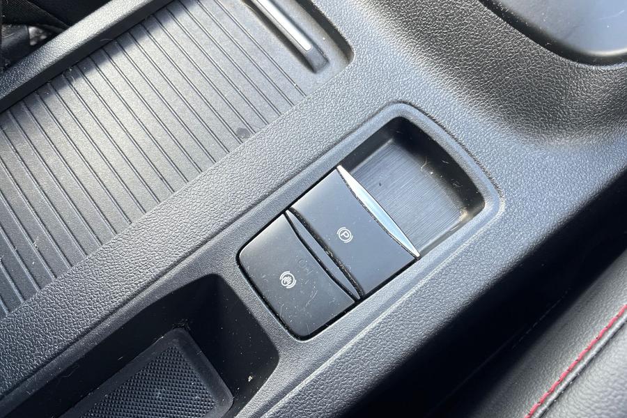 Ford Kuga Photo autoimg-4fd3bc72be8541822146283bb0274953bf21bbd4.jpg