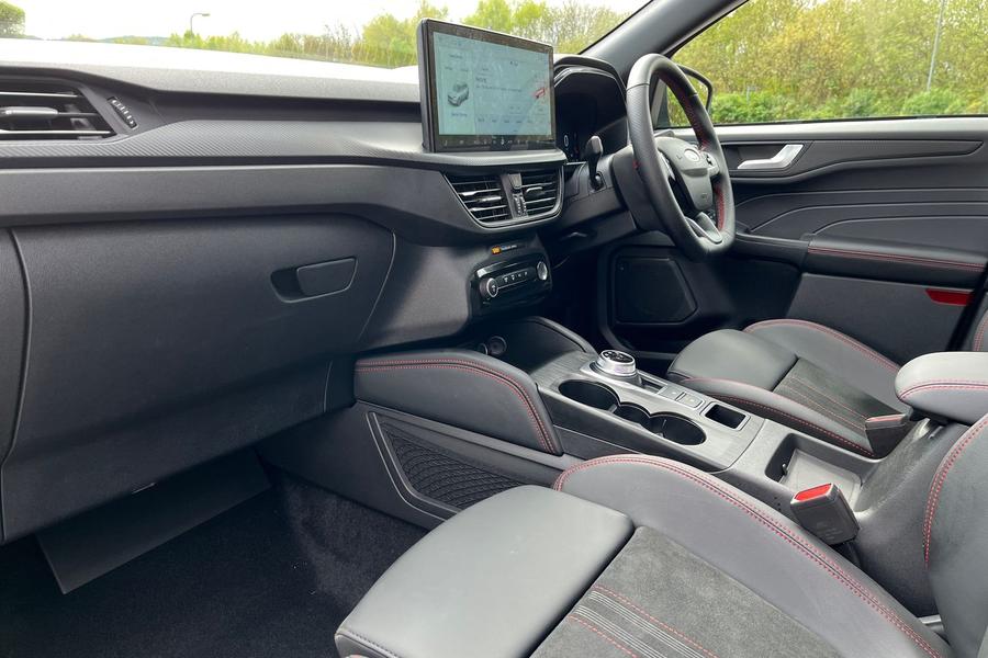 FORD KUGA Photo autoimg-4fd9d0e0655d92f0f25a80018cfe0b81448b03e3.jpg