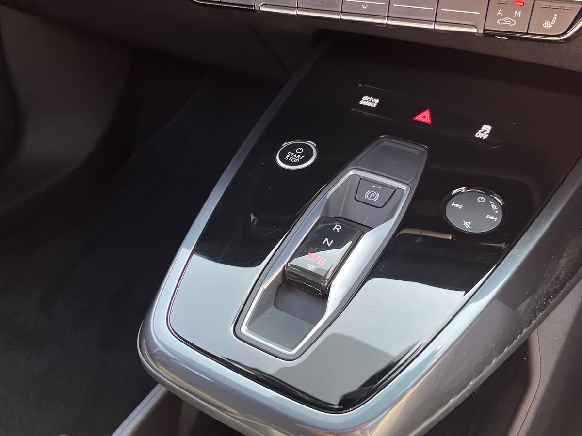 Audi Q4 e-tron Photo 13