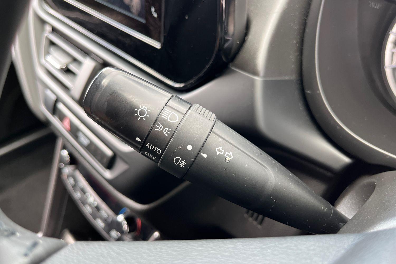 Suzuki S-CROSS Photo 13