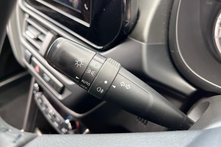 Suzuki S-CROSS Photo autoimg-4fe0fc236dbd4bb30fd05a35ff567fdfc2c89f8f.jpg
