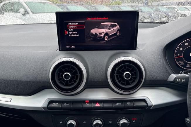 Audi Q2 Photo 14