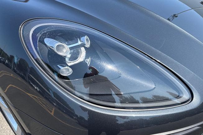 PORSCHE Macan Photo 19