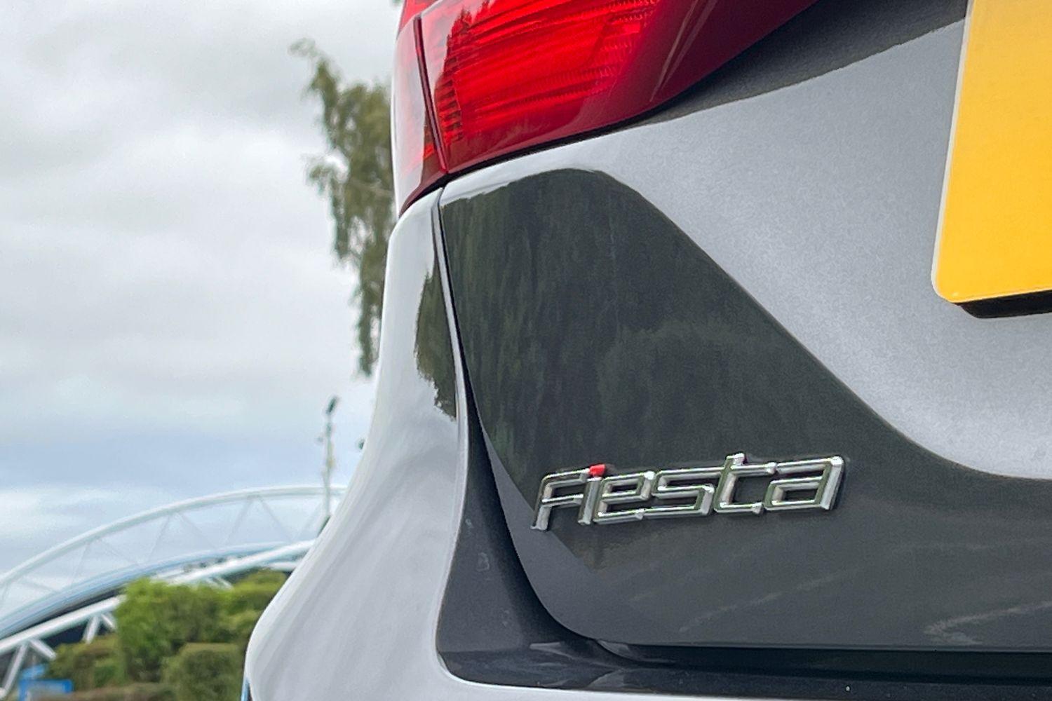 Ford Fiesta Photo 38