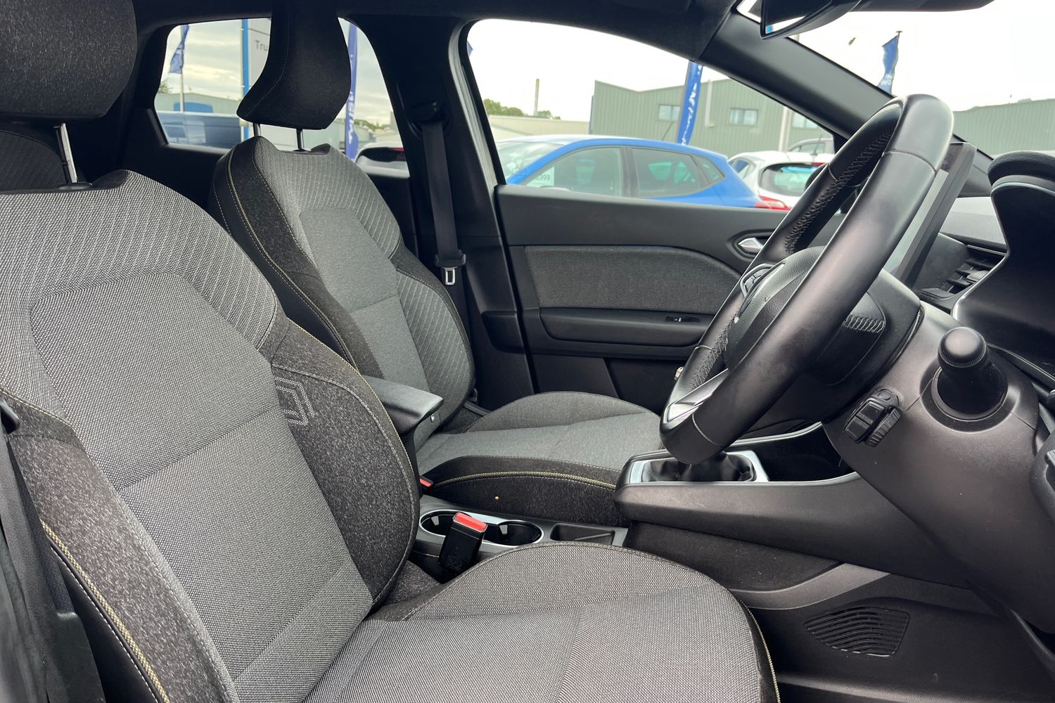 Renault CAPTUR Photo 16