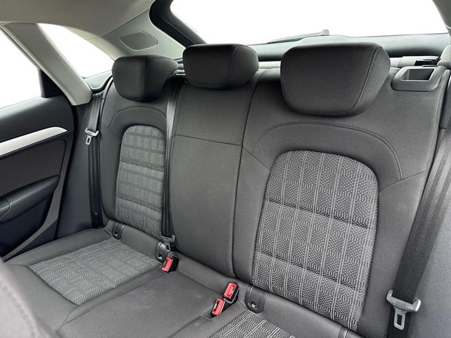 AUDI Q3 Photo 9