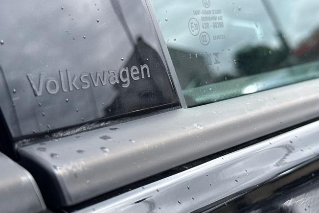 VOLKSWAGEN Golf Photo 23