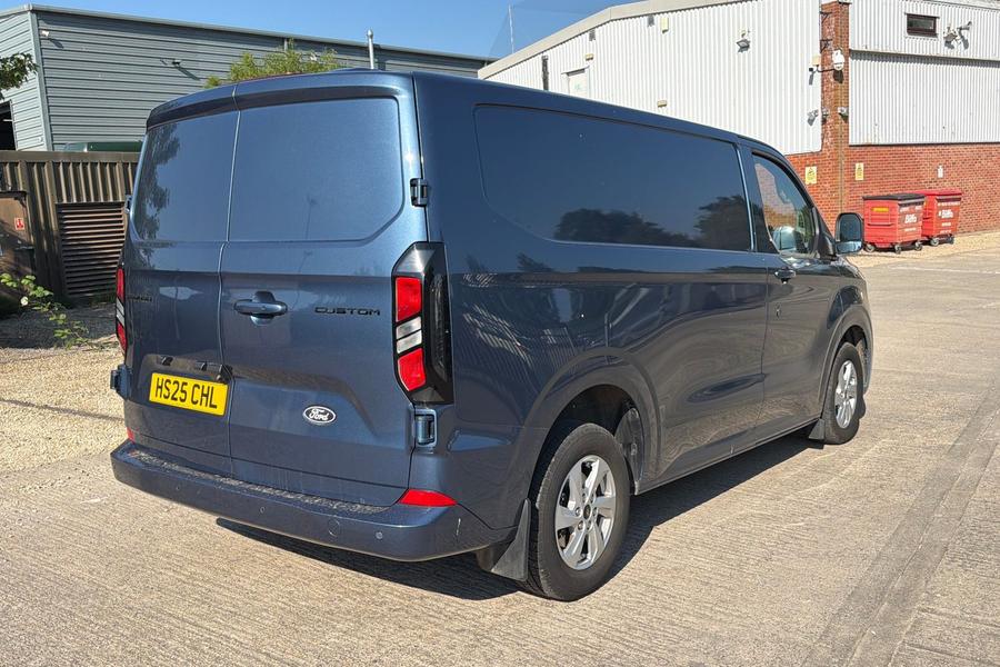 Ford TRANSIT CUSTOM Photo autoimg-4fefa7f2a3859815a1172d2d4a06b3a64193a9d4.jpg